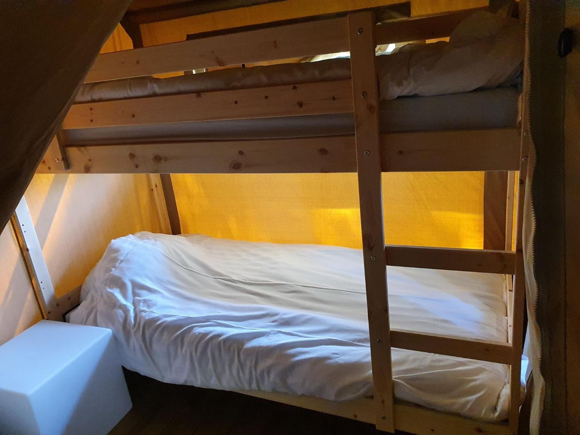 Camping De Oude Rijn Ter Aar 객실 사진