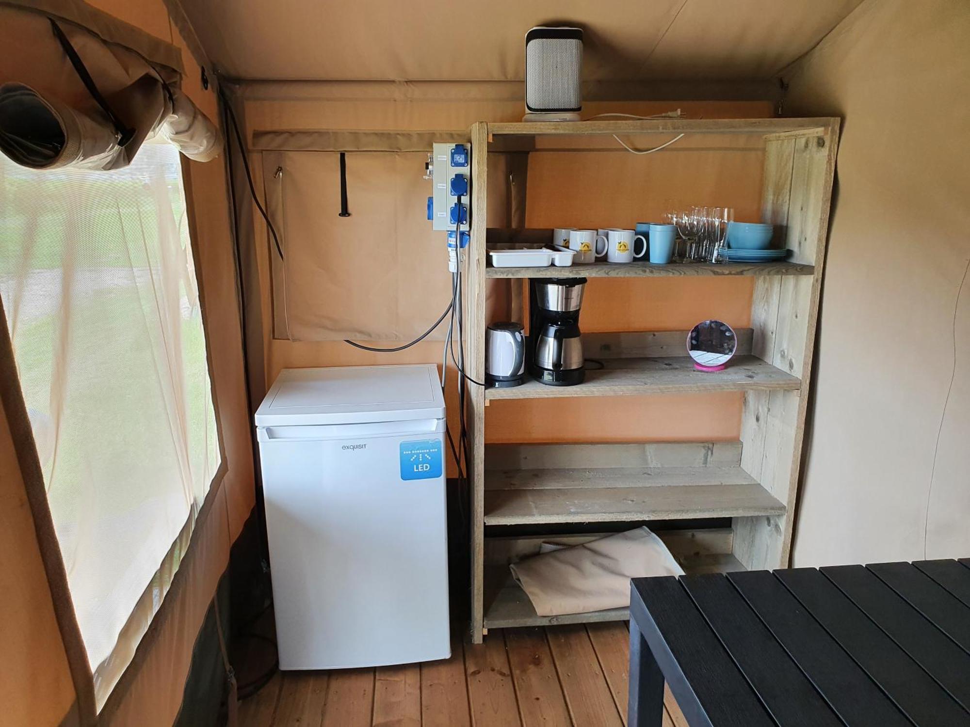 Camping De Oude Rijn Ter Aar 객실 사진